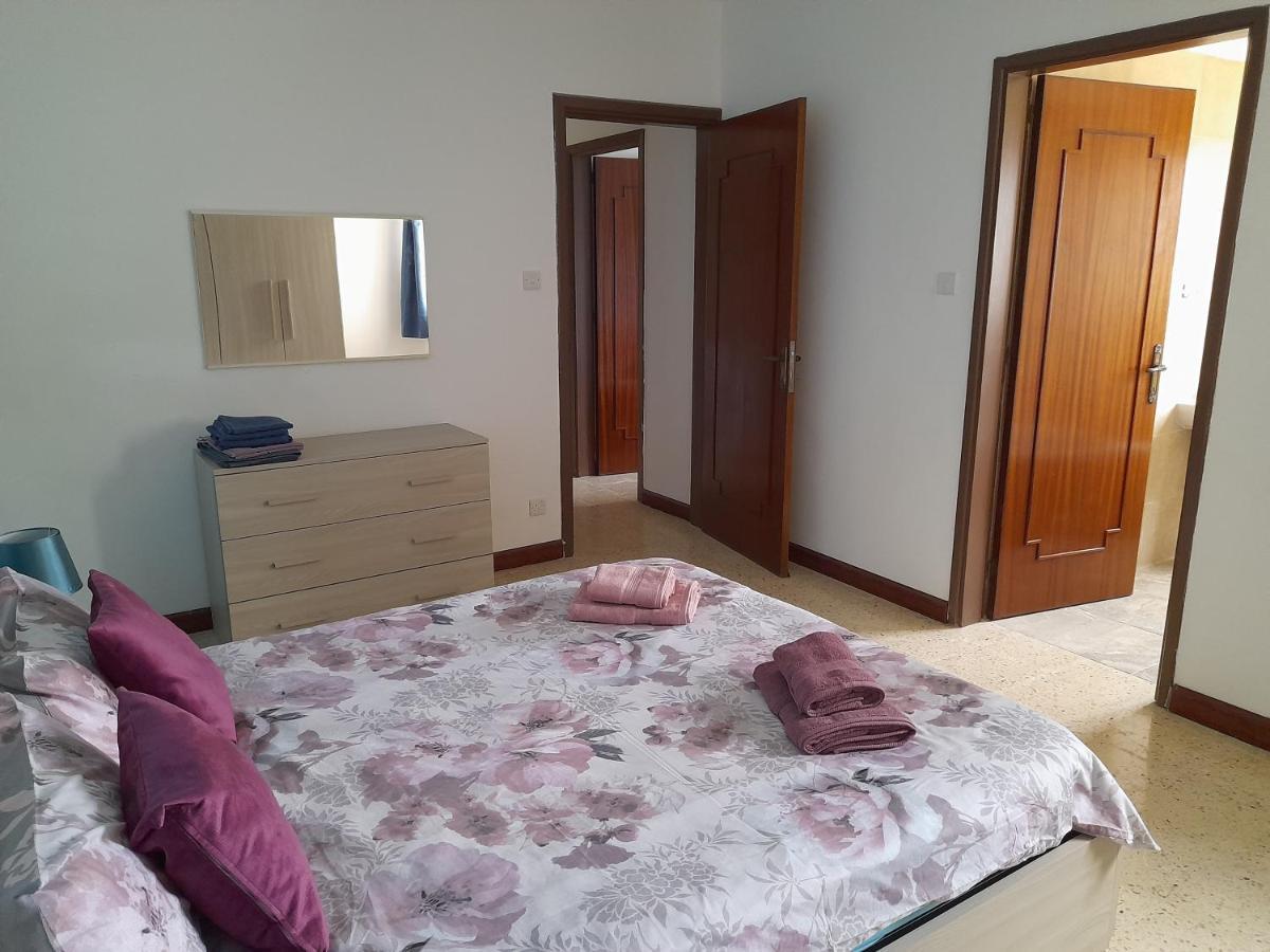 Sunshine Holiday Apartment 4 Next To The Sea St. Paul's Bay Bagian luar foto